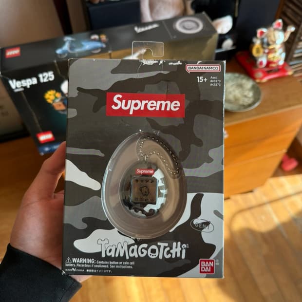 슈프림 다마고치 