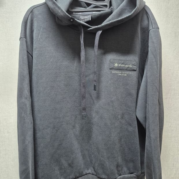 스노우피크 후드 105 판매합니다 
자연스런 사용감외엔 마모손상 없습니다