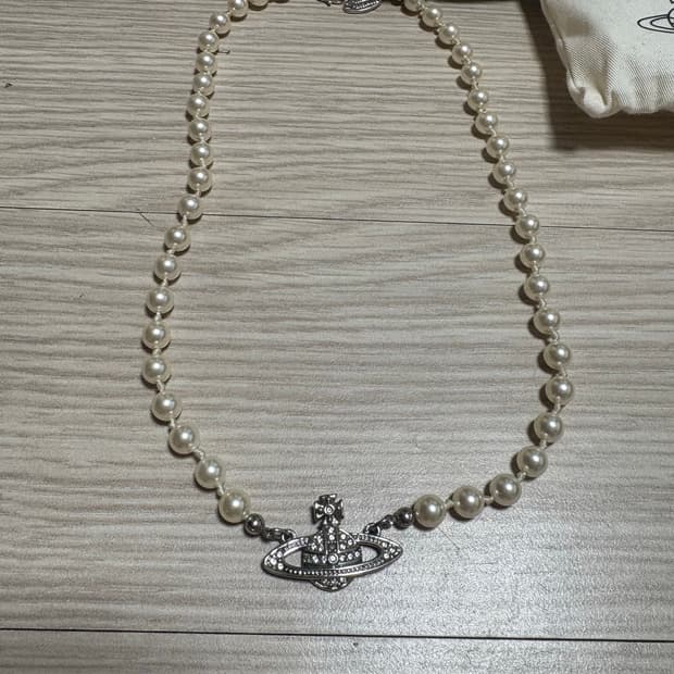 비비안웨스트우드 진주 목걸이 