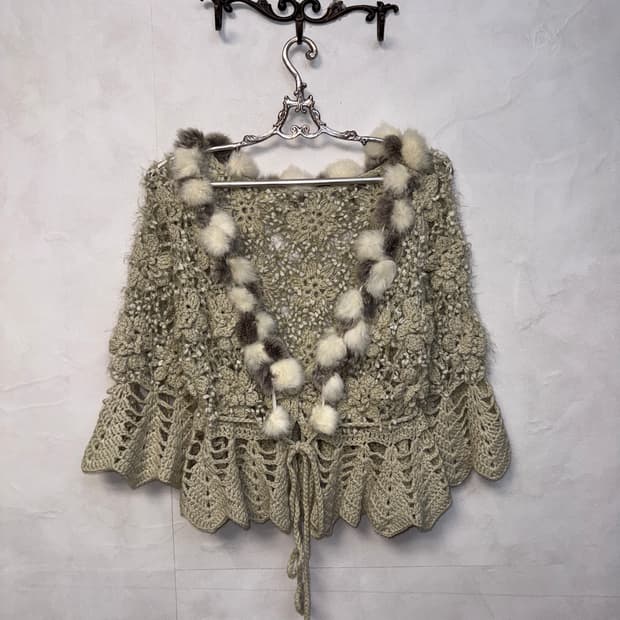 Oatmeal fairy flower crochet fur ball cd