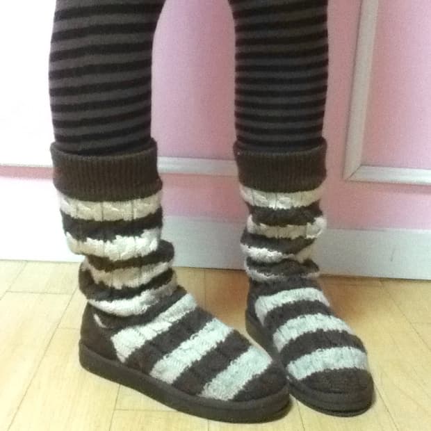 Vintage Ugg knit boots