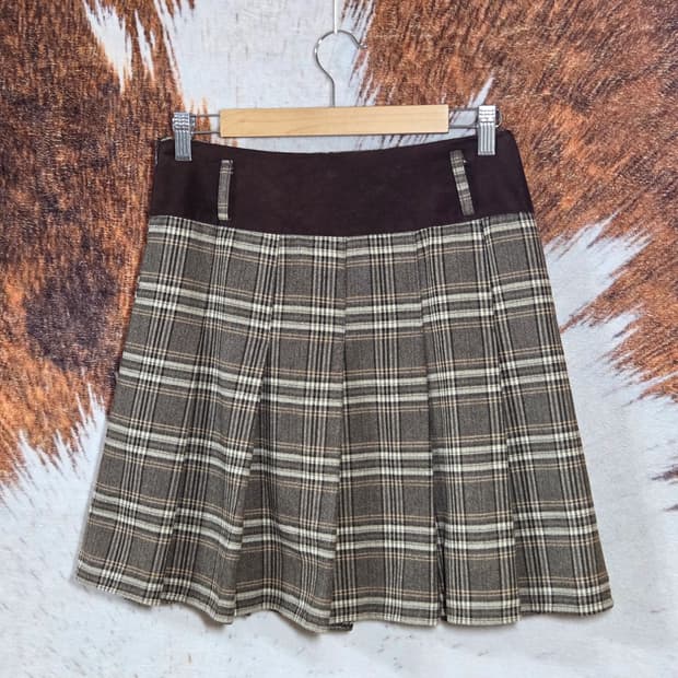 브라운 타탄체크 플리츠 미니 스커트