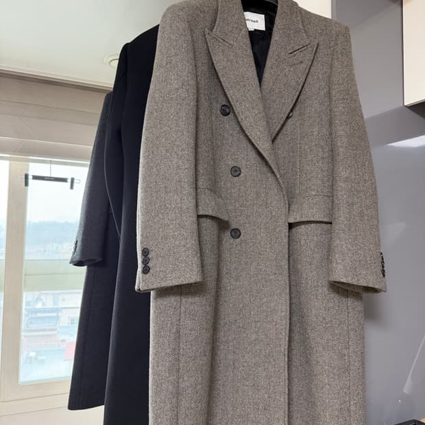 토니웩 23FW 헤링본 더블 코트 판매합니다