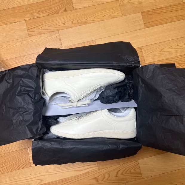 킨치 WEAKER - 833 (a) / WHITE 275