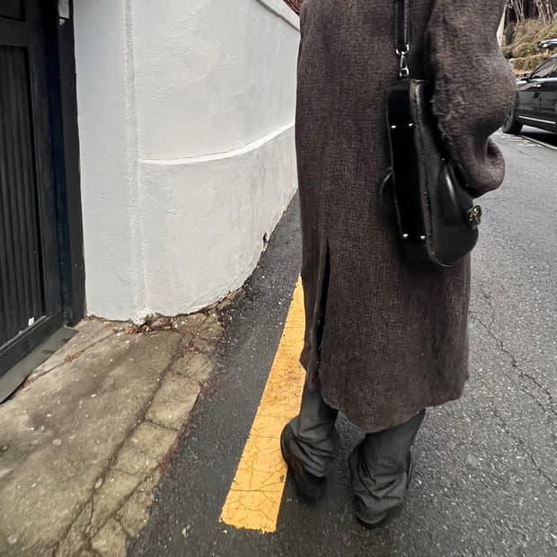 발렌시아가 디스트로이드 코트 런웨이피스