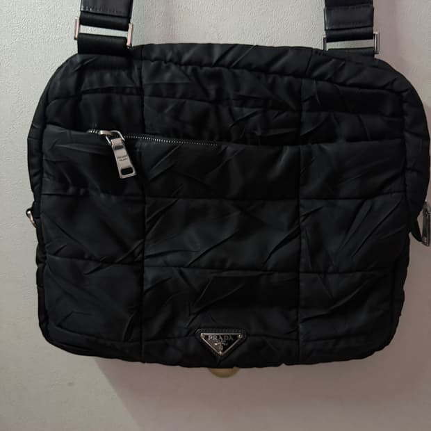 프라다 포코노 나일론 크로스백