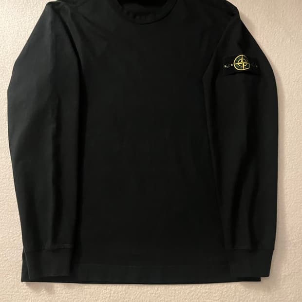 스톤아일랜드 맨투맨 검정 무하자 신품급