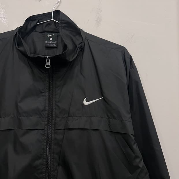 나이키 스몰로고 이너메쉬 절개 바람막이
