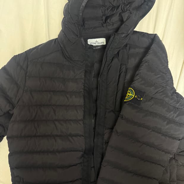 정품 스톤아일랜드 경량패딩 L사이즈