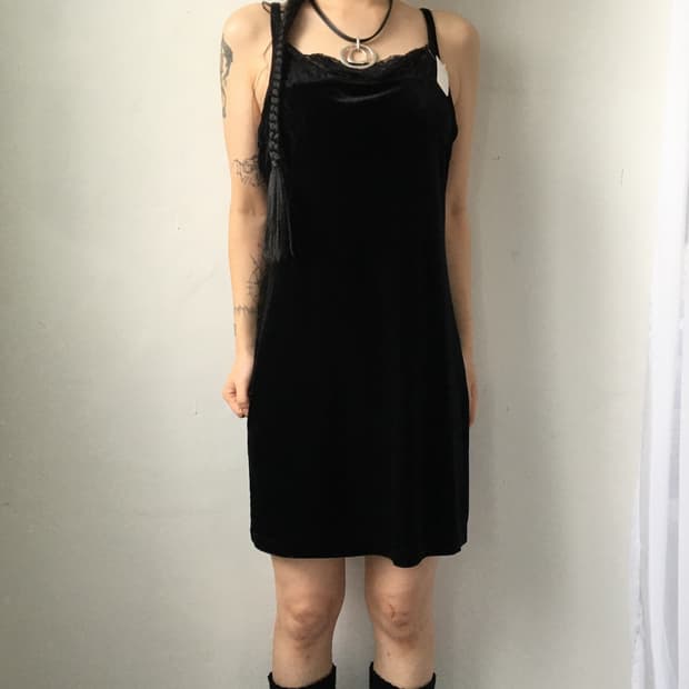 Lace point velvet onepiece