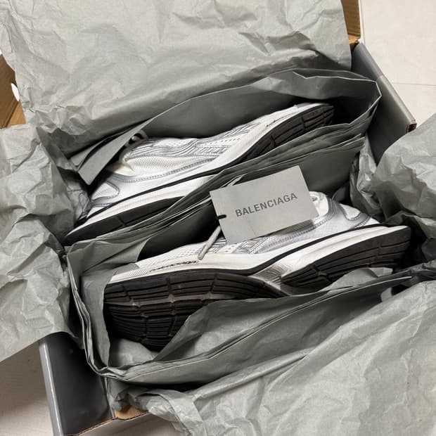 발렌시아가 서킷 스니커즈 화이트실버 44