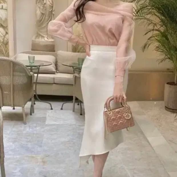 라벨르블랑 화이트 오블리크 스커트 머메이드미디스커트