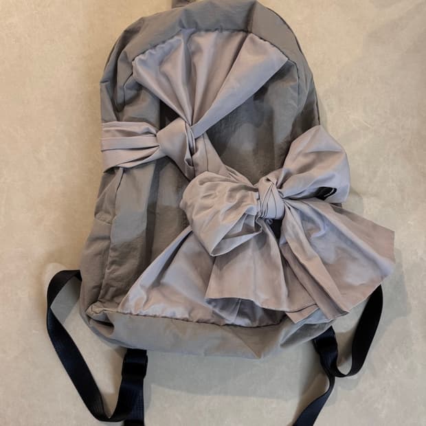 이우가마카라스 리본 백팩 그레이