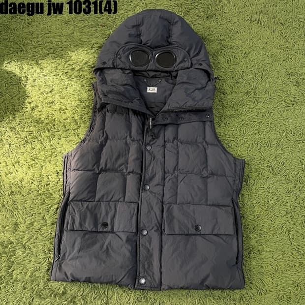 C.p 컴퍼니 패딩조끼