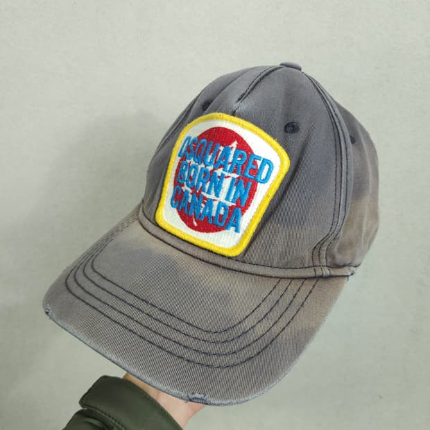 디스퀘어드2 페이드 볼캡