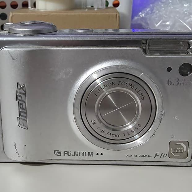 후지 파인픽스 F10 빈티지 디지털카메라