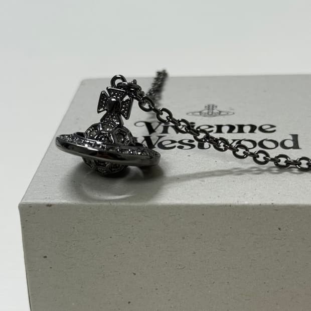 비비안웨스트우드 메탈 큐빅 행성 orb 목걸이