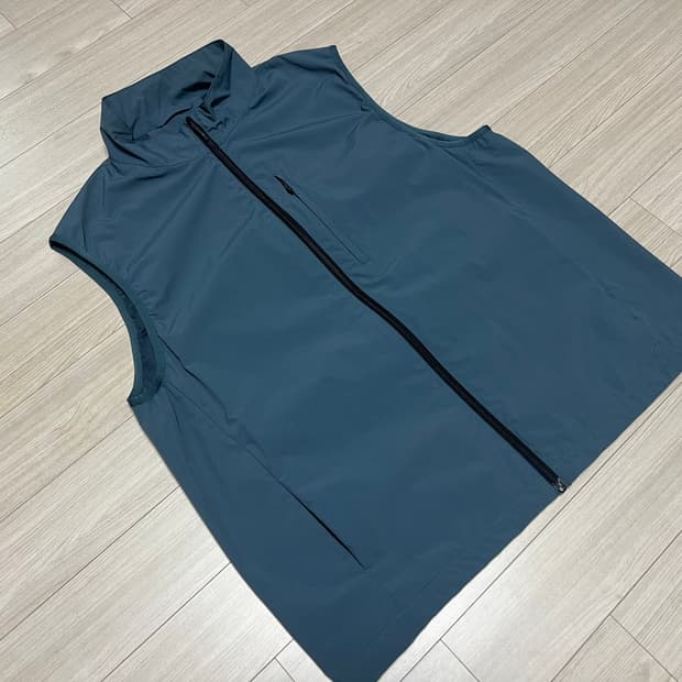 유니클로 윈드블럭 베스트 L