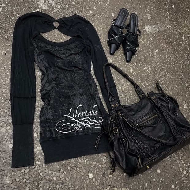 Salvage Neck Detail LongSleeve