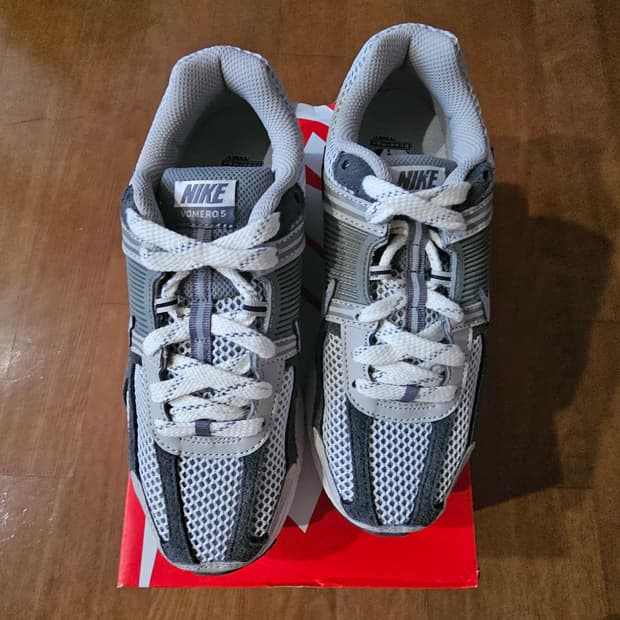 (새제품)나이키 보메로5 그레이 245