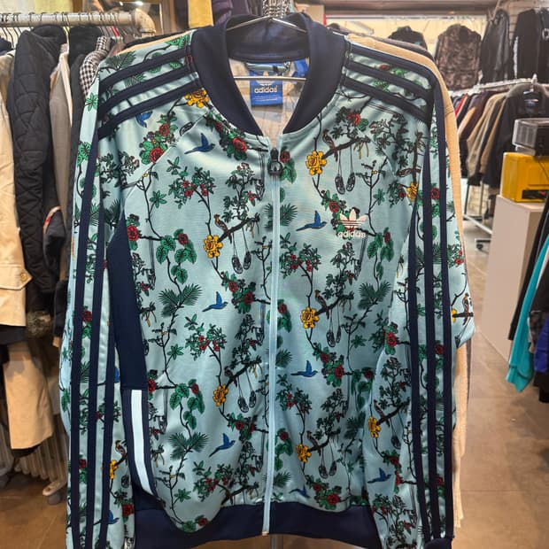 아디다스 한정판 플라워패턴 져지