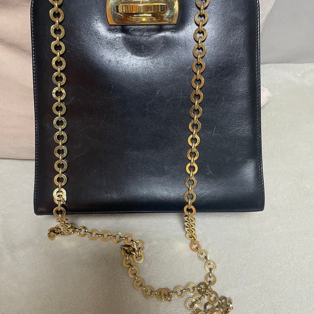 페라가모 간치니 체인 숄더백 블랙