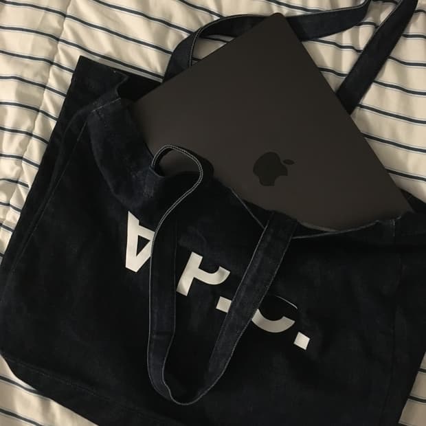 APC 아페쎄 데님 토트백