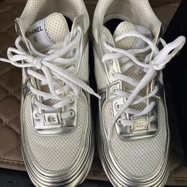 샤넬스니커즈 샤식스 42사이즈