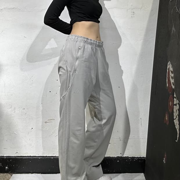 아디다스 와이드 라이트 그레이 트레이닝 팬츠 추리닝 바지 M