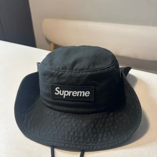 슈프림 부니햇 블랙 23FW (M/L)