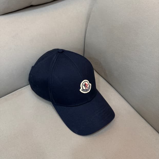 몽클레어 로고 모자 볼캡 