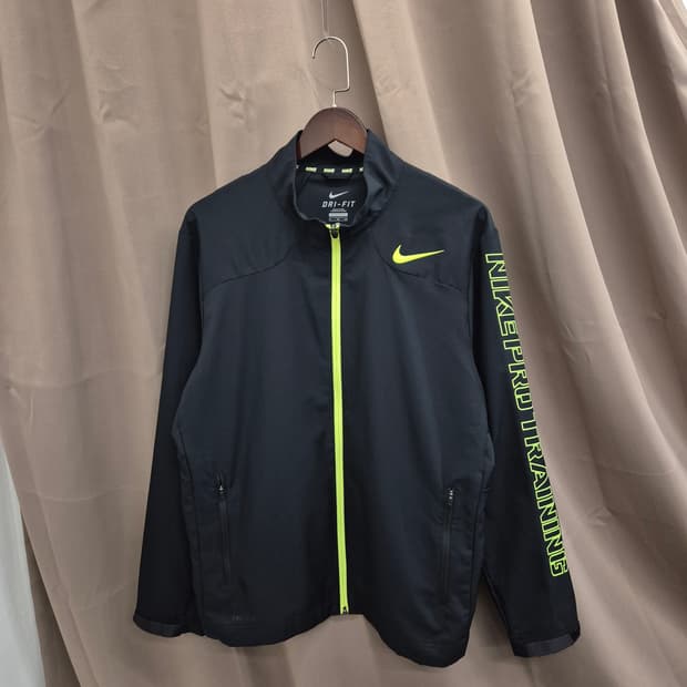 나이키 드라이핏 트레이닝 자켓 105