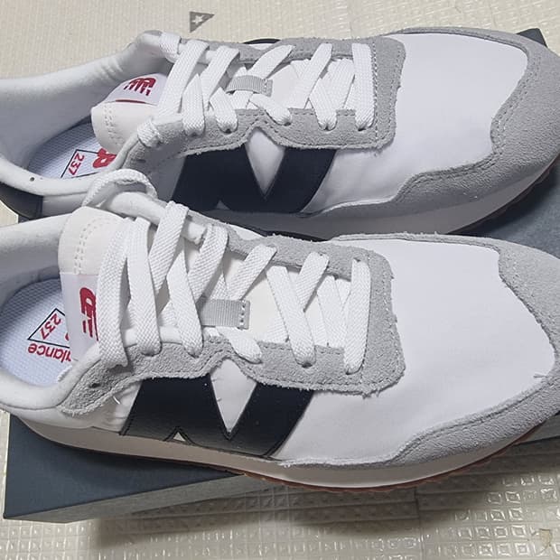 뉴발란스 237 화이트그레이 블랙