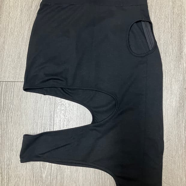 [PEINTURE] Cut Out Miniskirt, Black