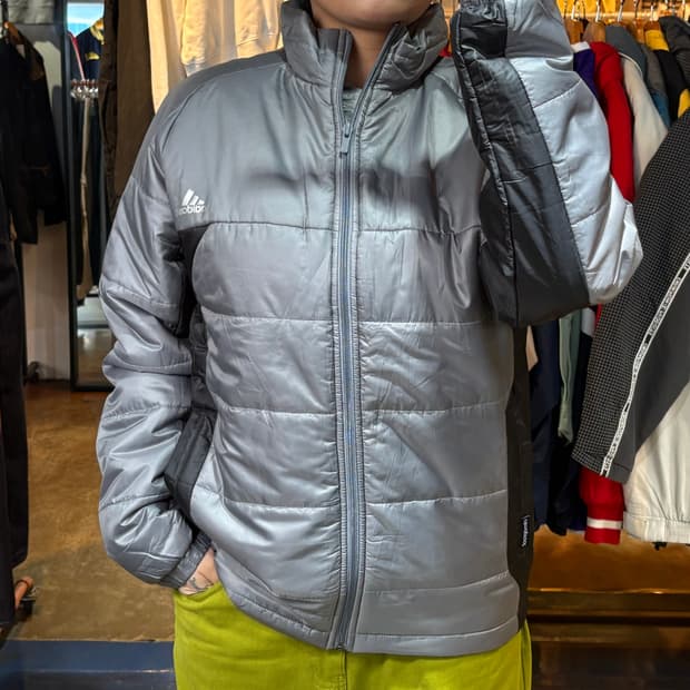 아디다스 그레이 경량 패딩