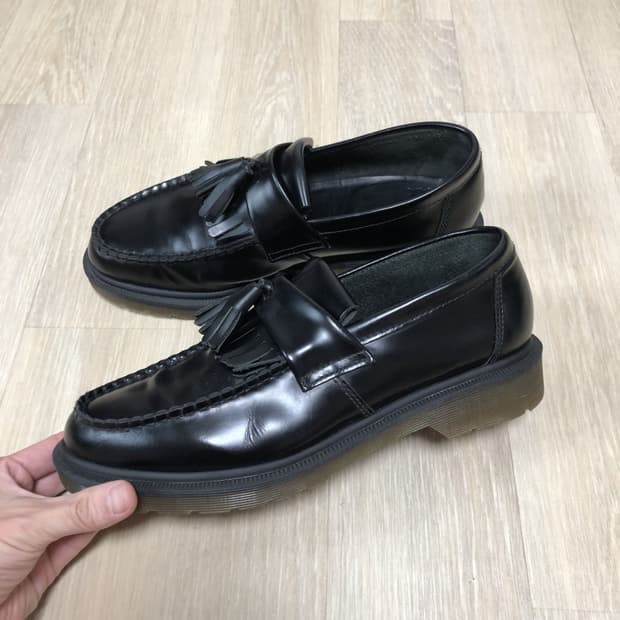 (260) 닥터마틴 Dr.martens 아드리안 태슬 로퍼 블랙