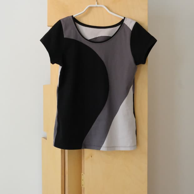 ISSEY MIYAKE Curved Panel Top