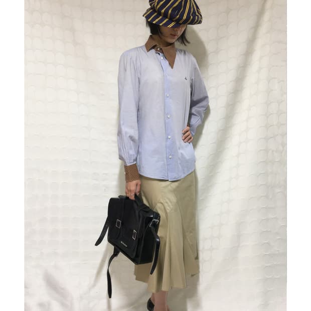 vivienne westwood도트 사선 넥라인 셔츠