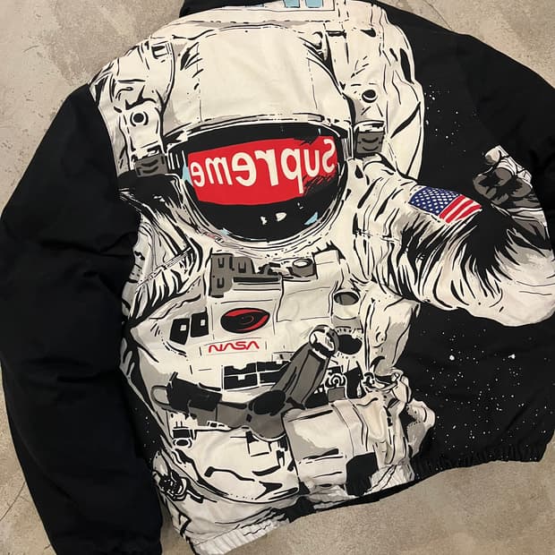 슈프림 우주인 퍼피자켓