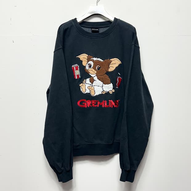 그렘린 기즈모 자수 스웻