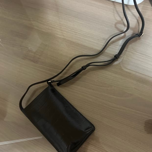 Arket cellphone card holder