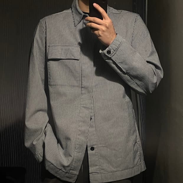 에피그램 코오롱인더스트리 블루 화이트 스트라이프 히코리 체스트포켓 셔츠