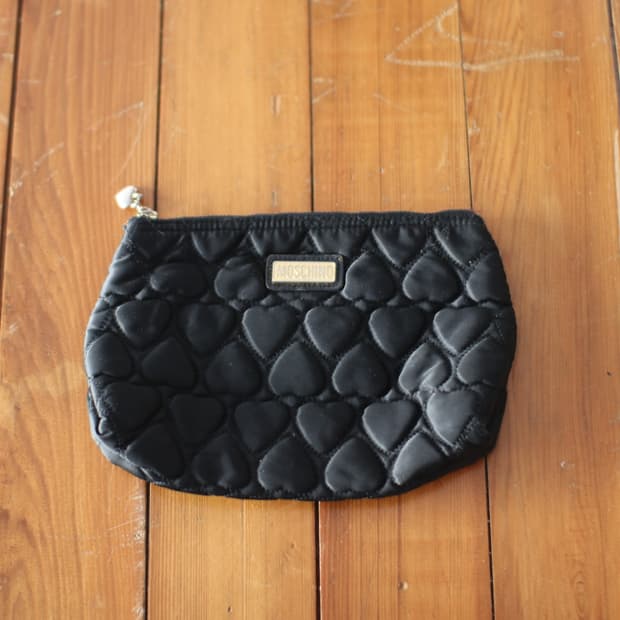 모스치노 블랙 하트 파우치