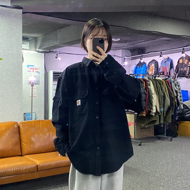 칼하트 멀티포켓 블랙 셔츠 B4043