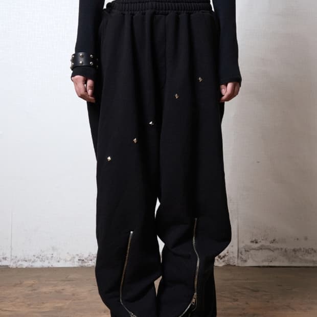 스모크어스타 지퍼 스터드 팬츠