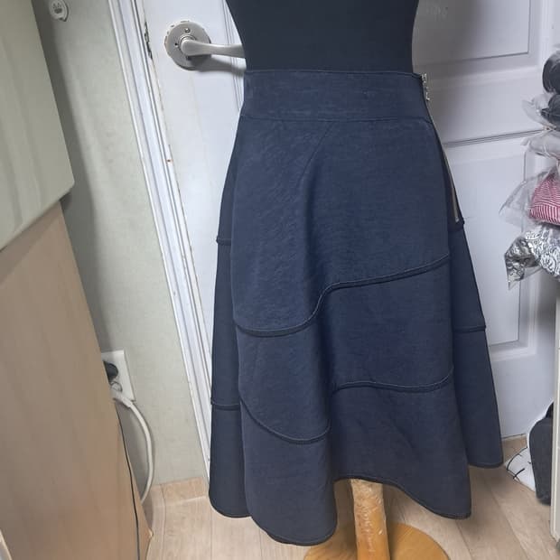 미샤 플레어 스커트 55(허리70)상태상급