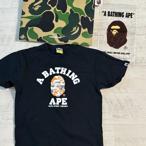 [L] 정품 베이프(BAPE) 컬리지 한정판 반팔티 (블랙 / 새상품