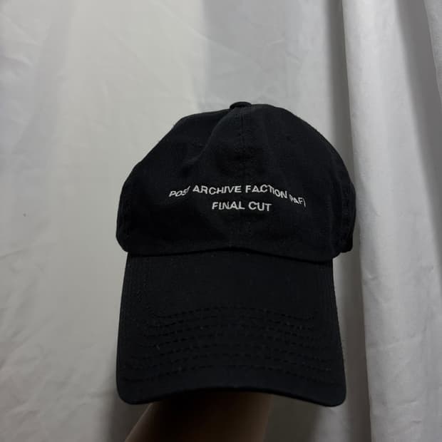 포스트아카이브팩션 아라리오 갤러리 볼캡