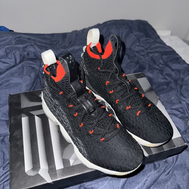 나이키 르브론 XV 농구화