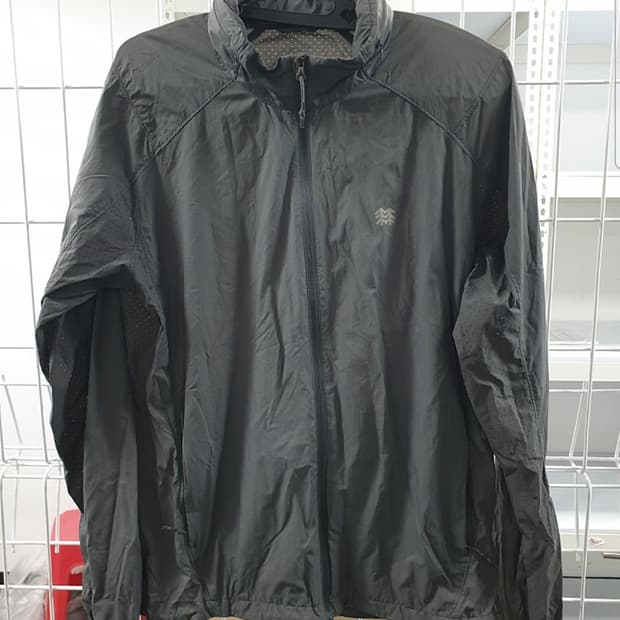 코오롱스포츠 정품 바람막이 95사이즈 팝니다